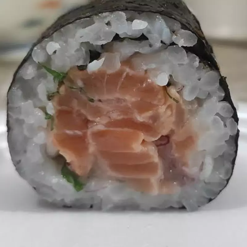 Futomaki de Salmão 10 unid.