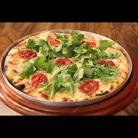Pizza de Rucula com Tomate Seco
