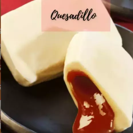 QUESO RELLENO CON BOCADILLO