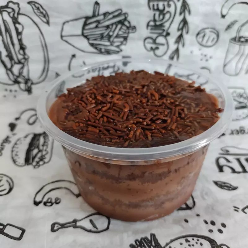 BOLO DE POTE BRIGADEIRO
