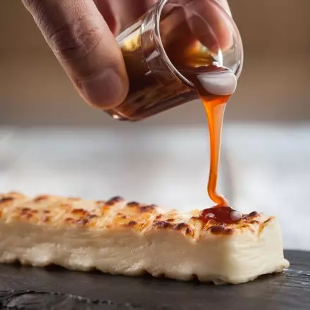 Queijo coalho com Melaço