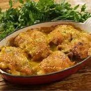 Sobrecoxa cozida ao mel e mostarda