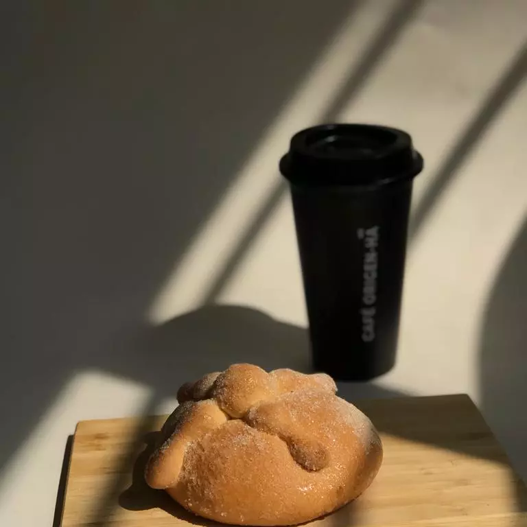 PAN MUERTO VEGANO+VASO HA+CAFÉ 16OZ