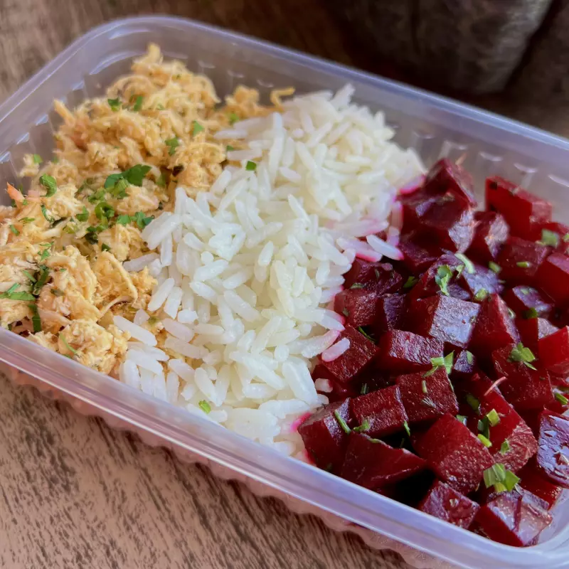 Frango c/ Beterraba e Arroz