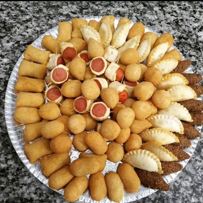 50 MINI SALGADOS FRITOS VARIADOS