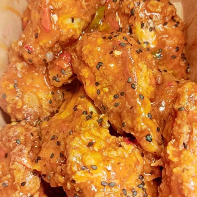 ALITAS BUFFALO (CON PAPAS)
