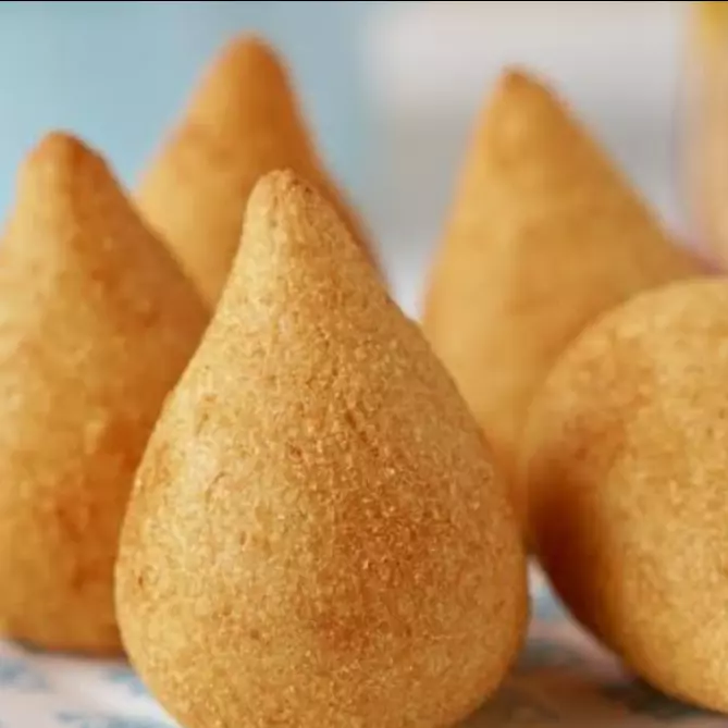 Coxinha de frango com requeijao