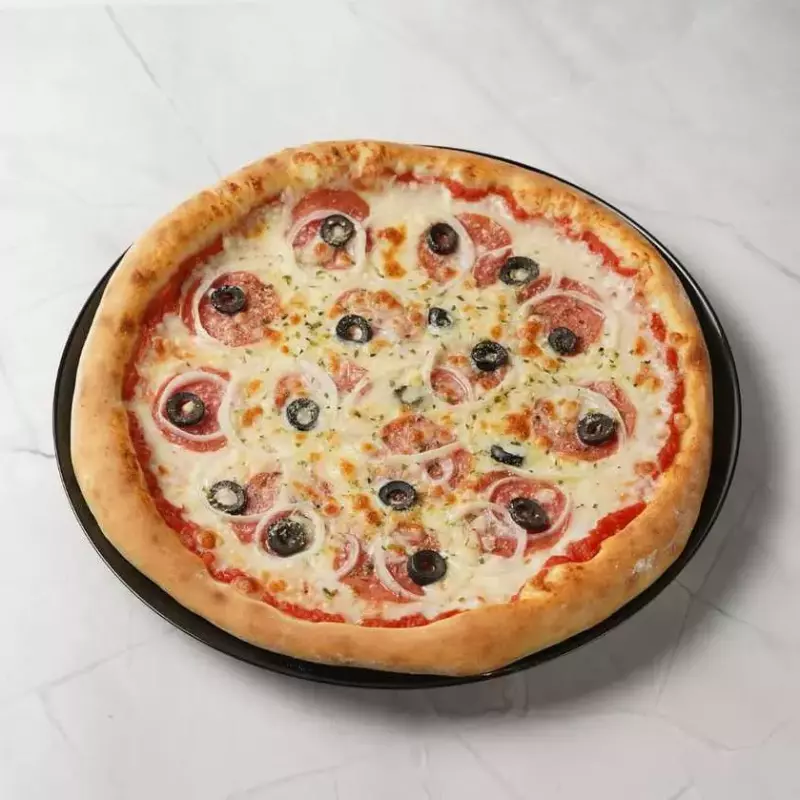 PIZZA SALAME ACEBOLADA