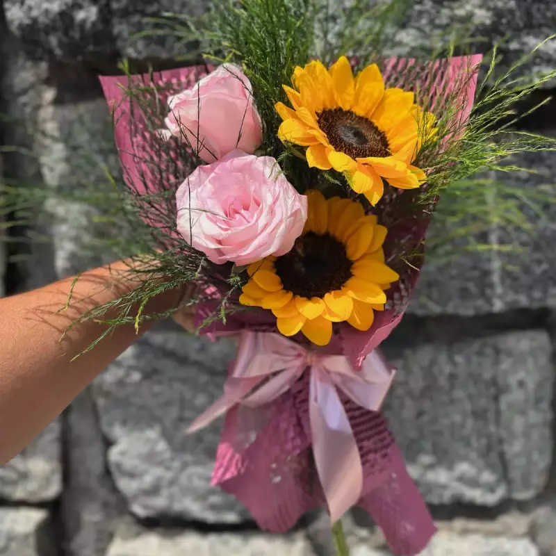 Mix girassois com rosa Vânia