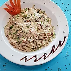 Pasta Alfredo con Pollo