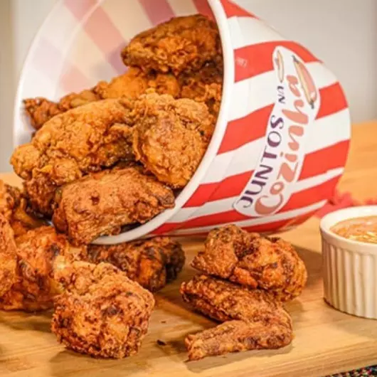 10 PEDAÇOS FRANGO+FRITA+ONIONS+MOLHO