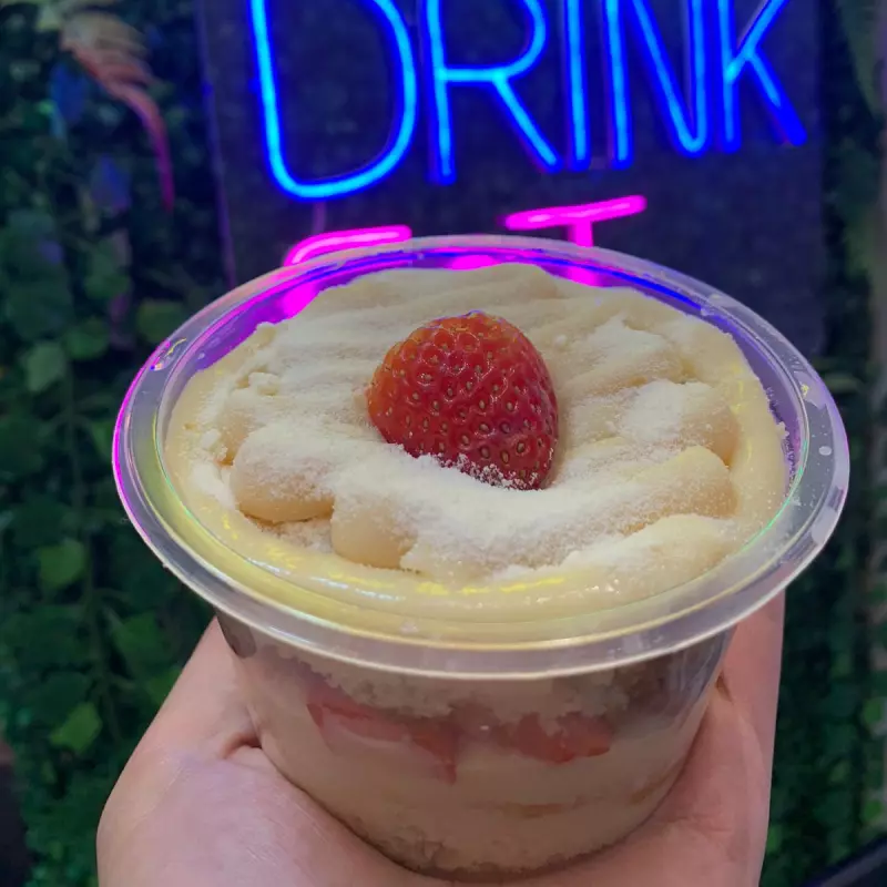 Bolo de pote Ninho com Morango