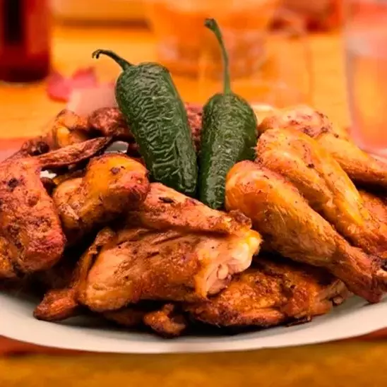 MARTES Y JUEVES (1/2 POLLO GRATIS)