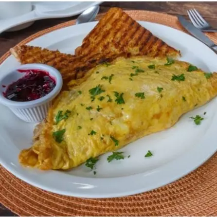 OMELETTE JAMON Y QUESO