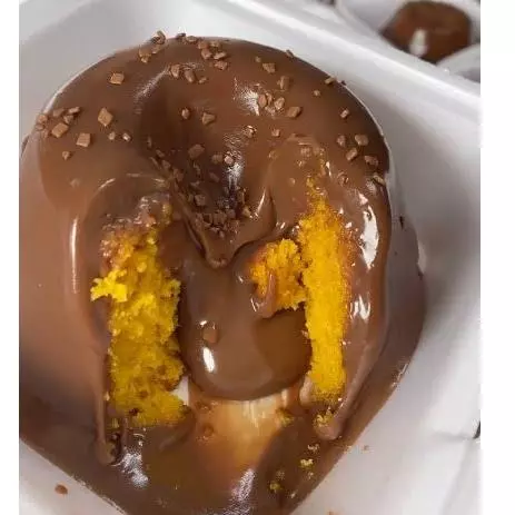 Mini vulcão de cenoura com chocolate