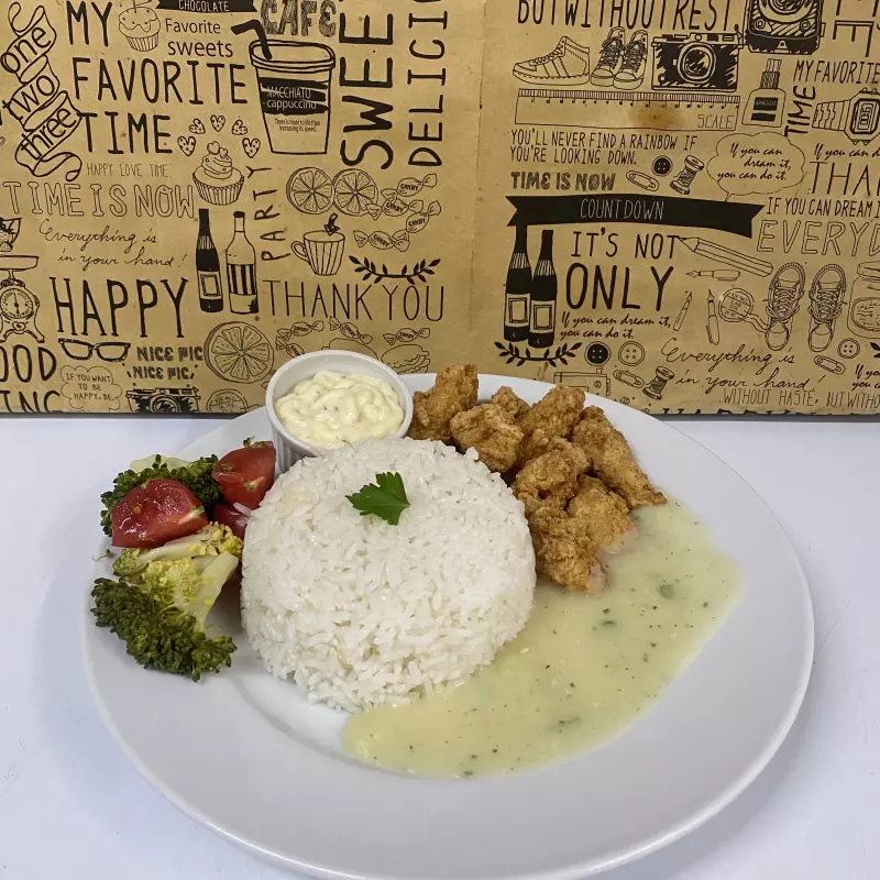 TIRINHAS DE FRANGO E PURÊ DE.BATATA