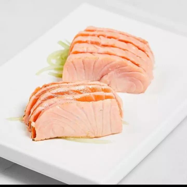 SASHIMI DE SALMÃO TATAKI 10UND.