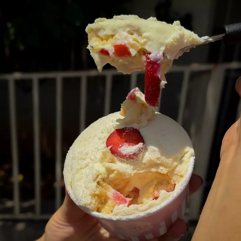 Bolo de Pote Ninho Duplo com Morango