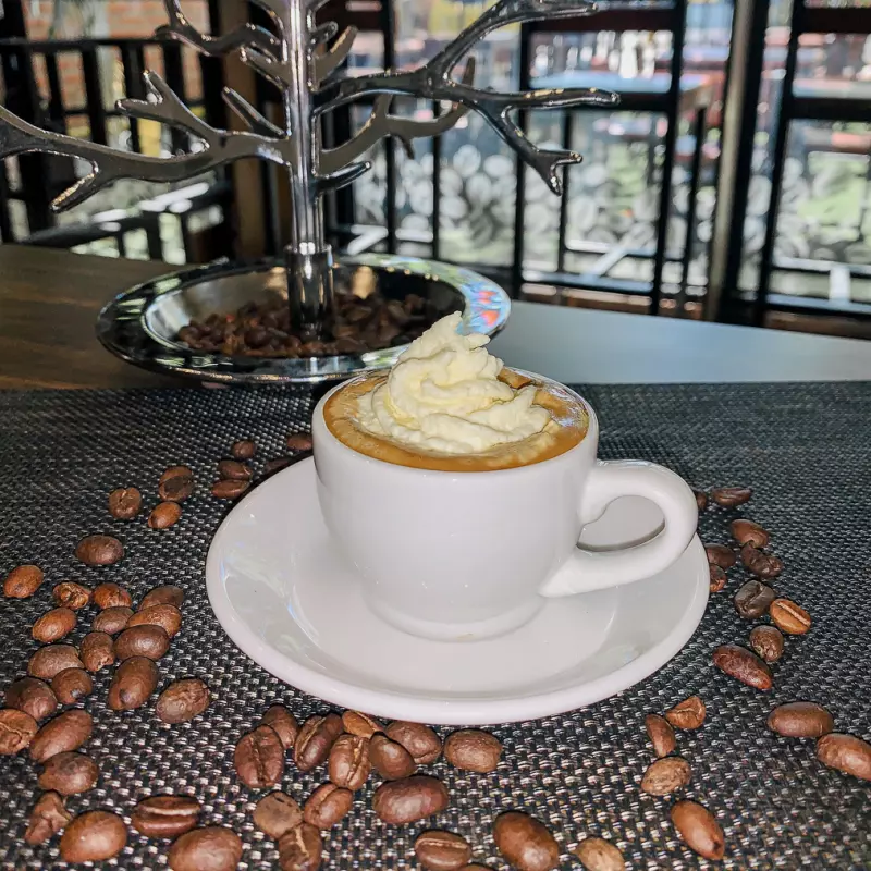 ESPRESSO CON PANNA