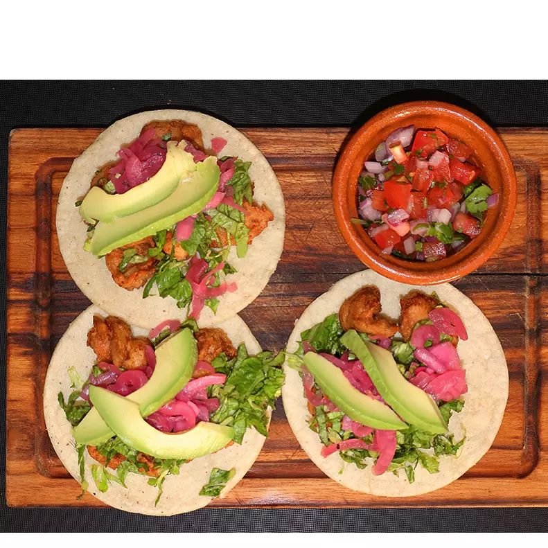 Tacos de camaron / Shrimp tacos