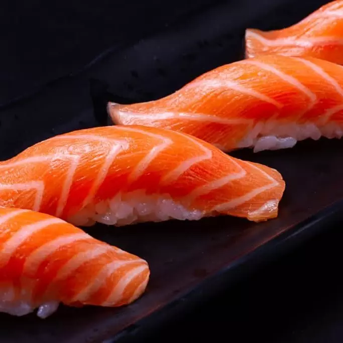 NIGUIRI DE SALMÃO 4 PEÇAS