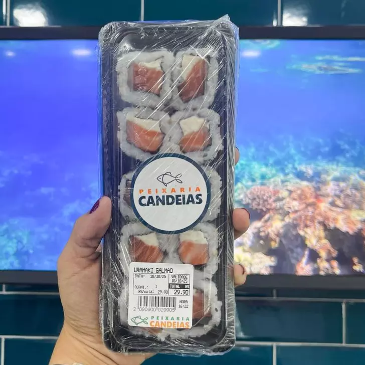 URAMAKI SALMÃO 10 PEÇAS