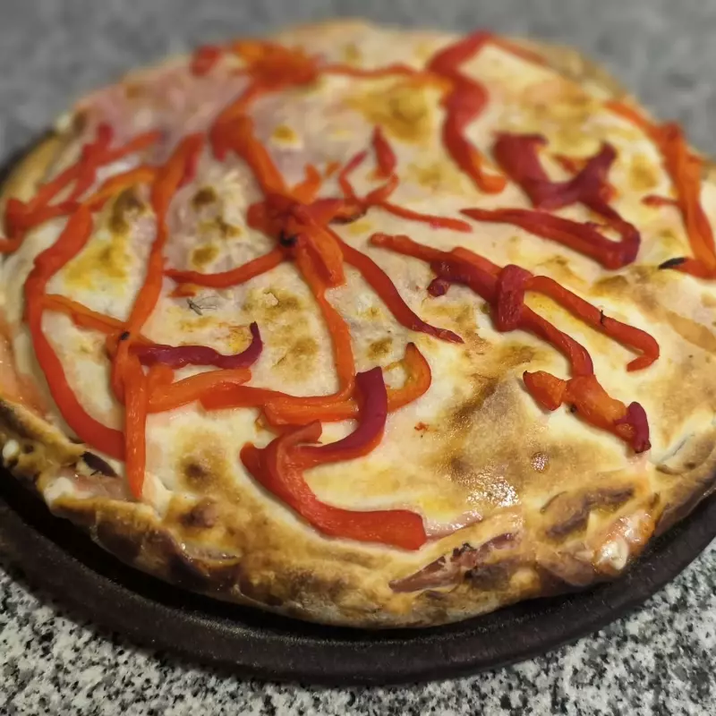 26. Pizza Súper Rellena Hawaiana