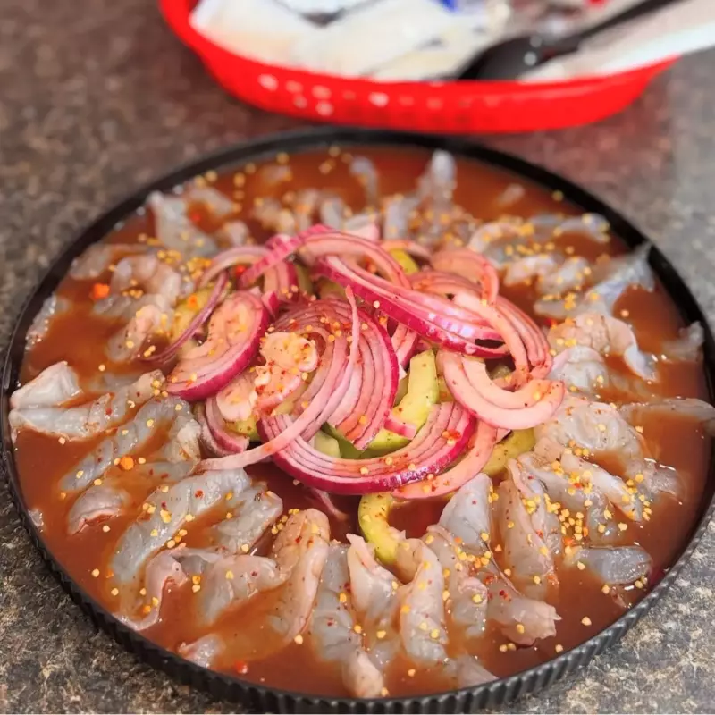 Aguachile in lemon