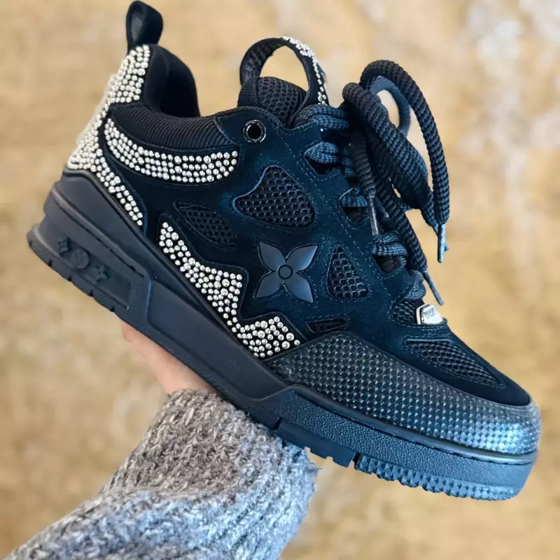 TENIS LOUISVUITTON SKATE BLACK GLOW