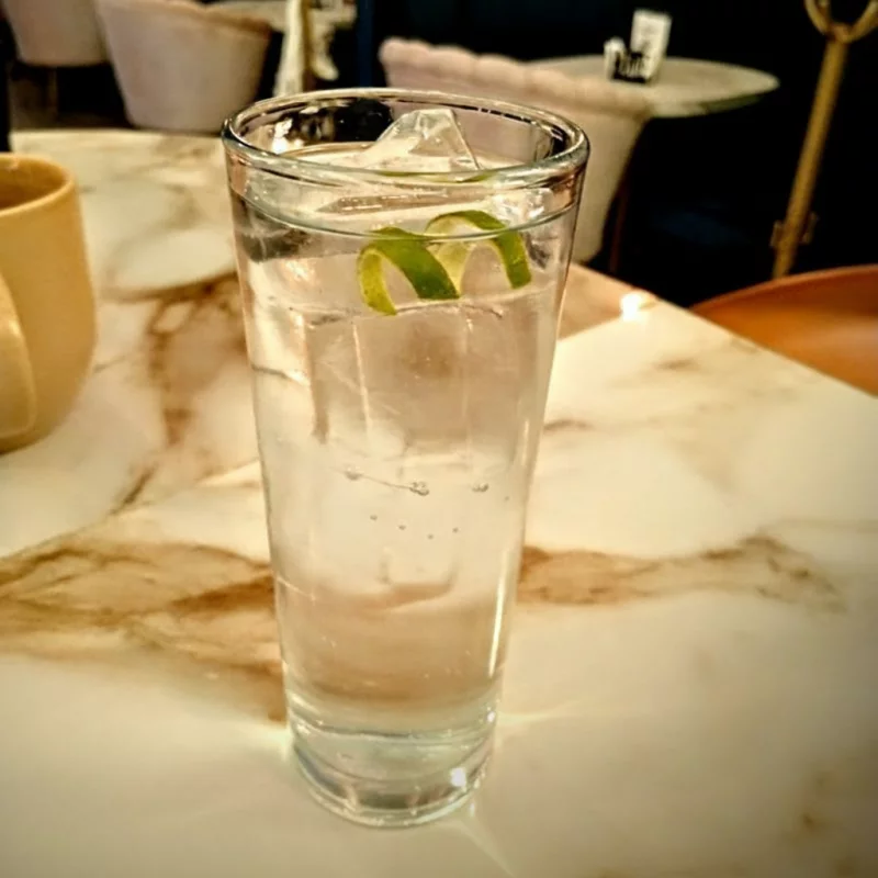 Vodka tónic