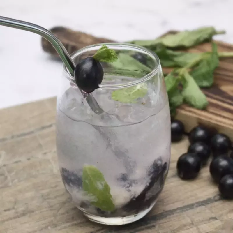 Caipirinha de jabuticaba