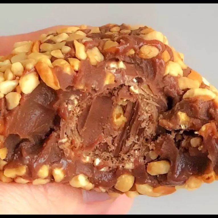 Bomba Ferrero Rocher