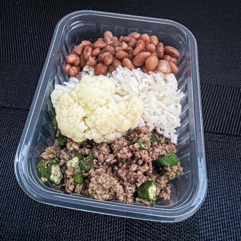 Carne moída com quiabo