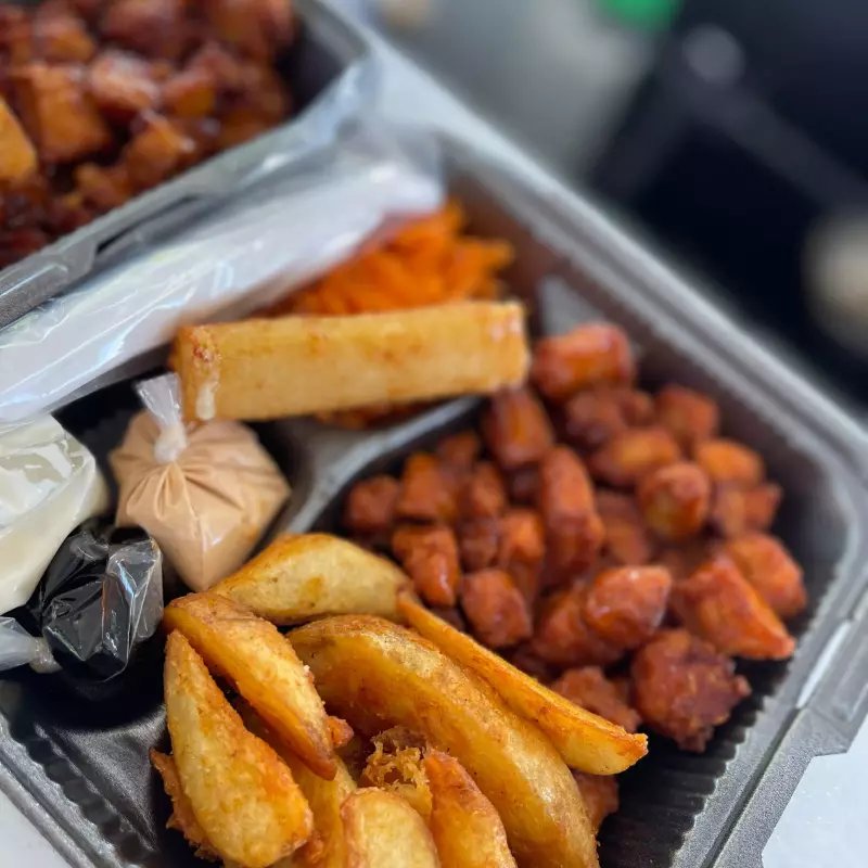 ORDEN DE BONELESS CON PAPAS