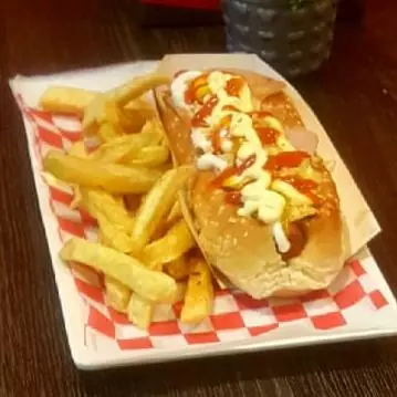HOT DOG CLASICO COMPLETO