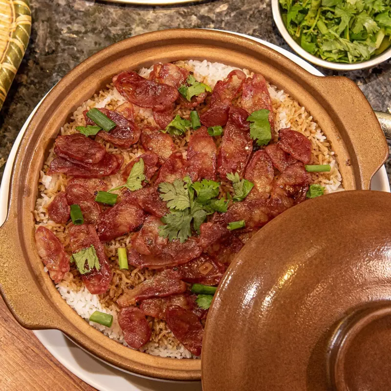 ARROZ CACEROLA GRANDE SALCHI 现煮腊味煲仔饭