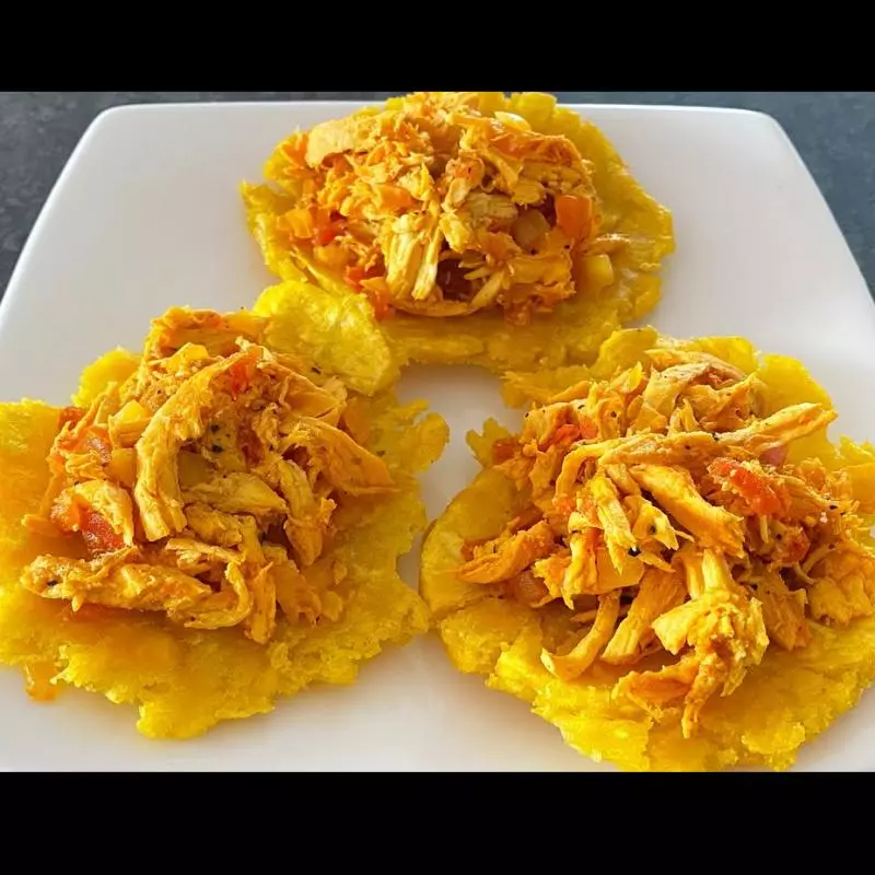 Patacones con pollo