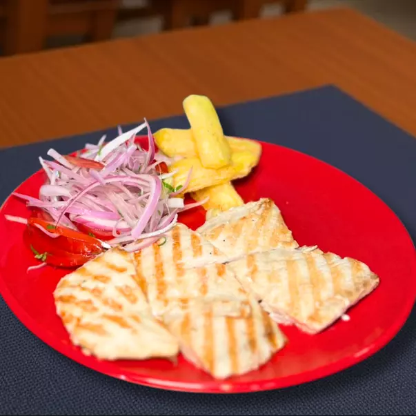 Filete de pescado con yuca