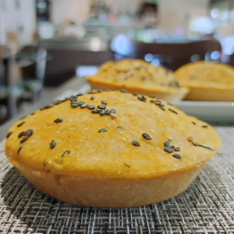 Empadinha de palmito e requeijão