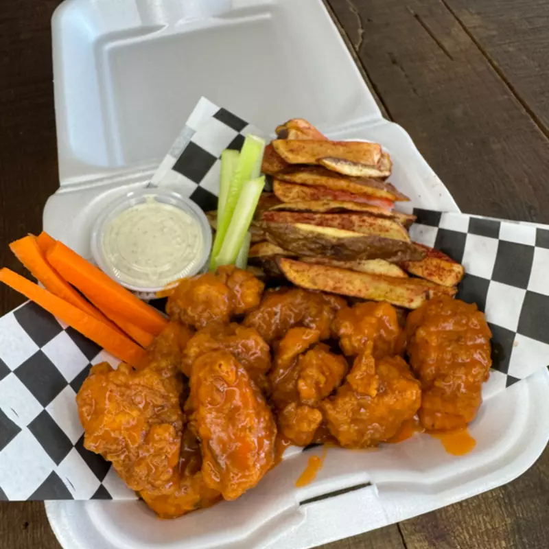 ORDEN DE BONELESS CON PAPAS