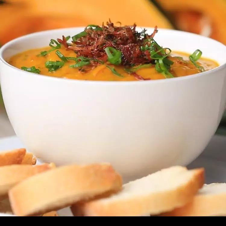 Caldo de mandioca com carne seca