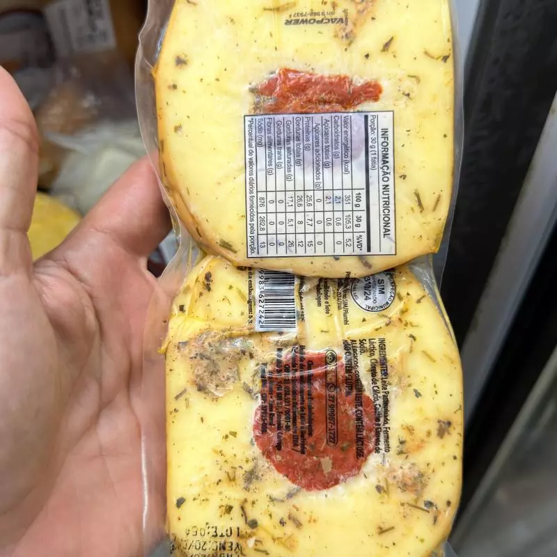 Provolone com Tomate Seco