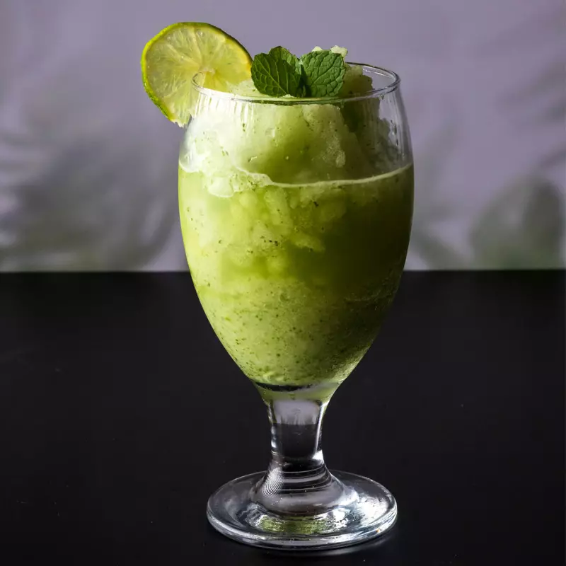 LIMONADA CON HIERBABUENA