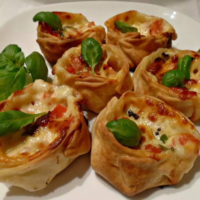 • Empanada Caprese