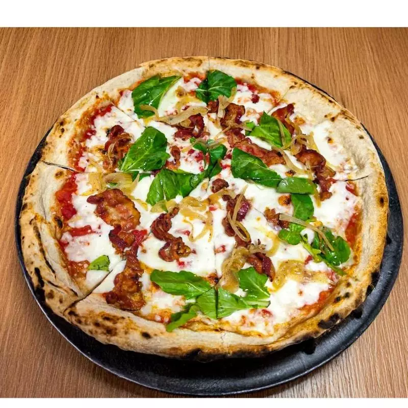 Pizza Tocino rucula