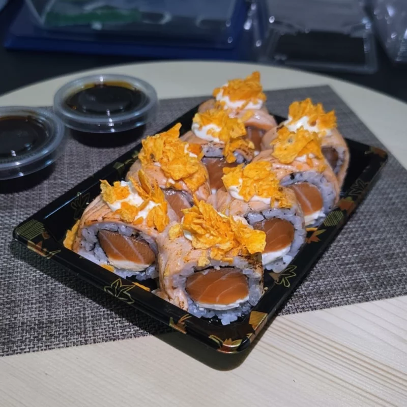 URAMAKI ESPECIAL GRELHADO