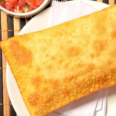 PASTEL FRITO NA HORA