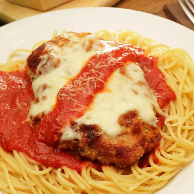 Massa com Frango á Parmegiana