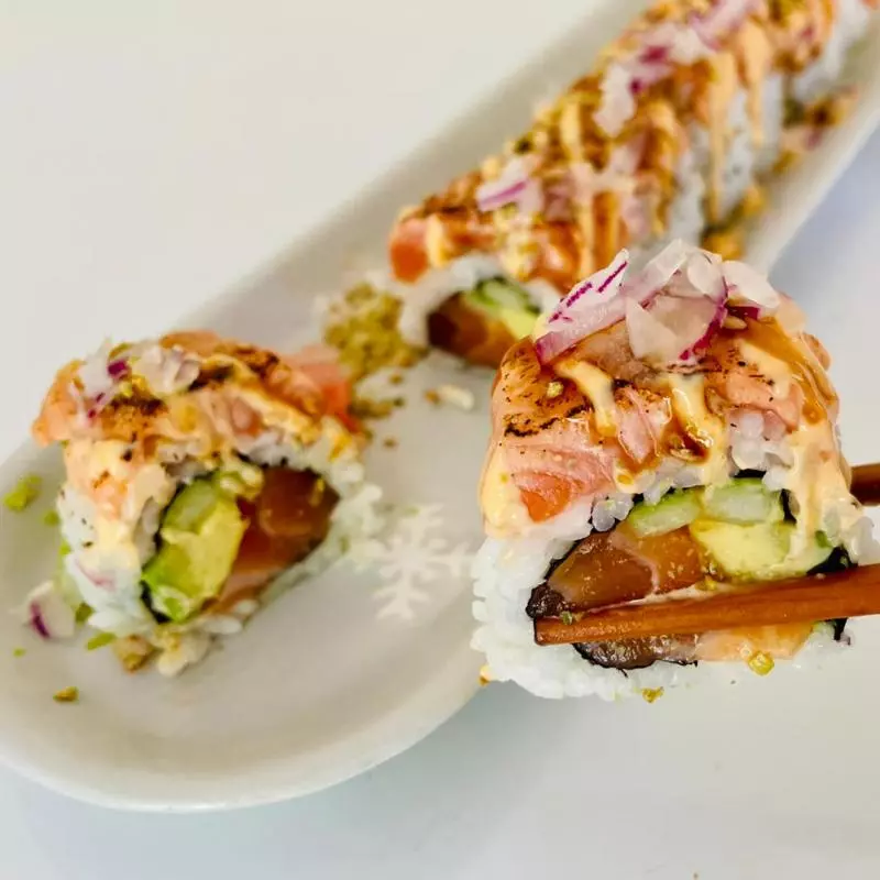 Uramaki Salmon Acevichado