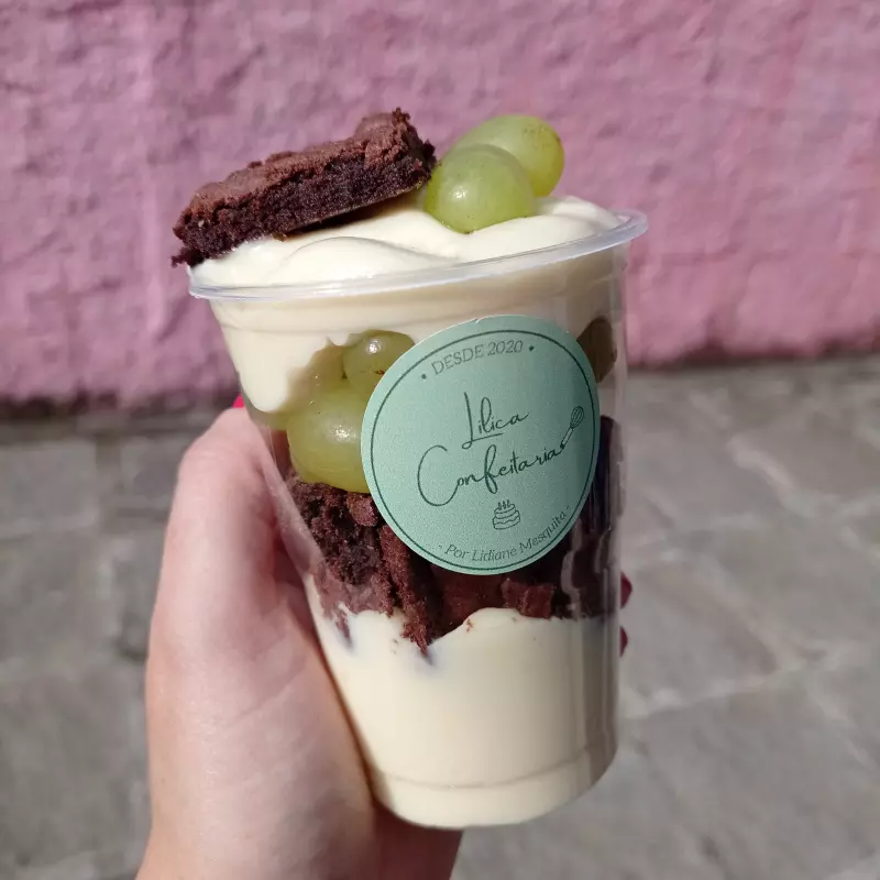 Copo Browninho com Uva